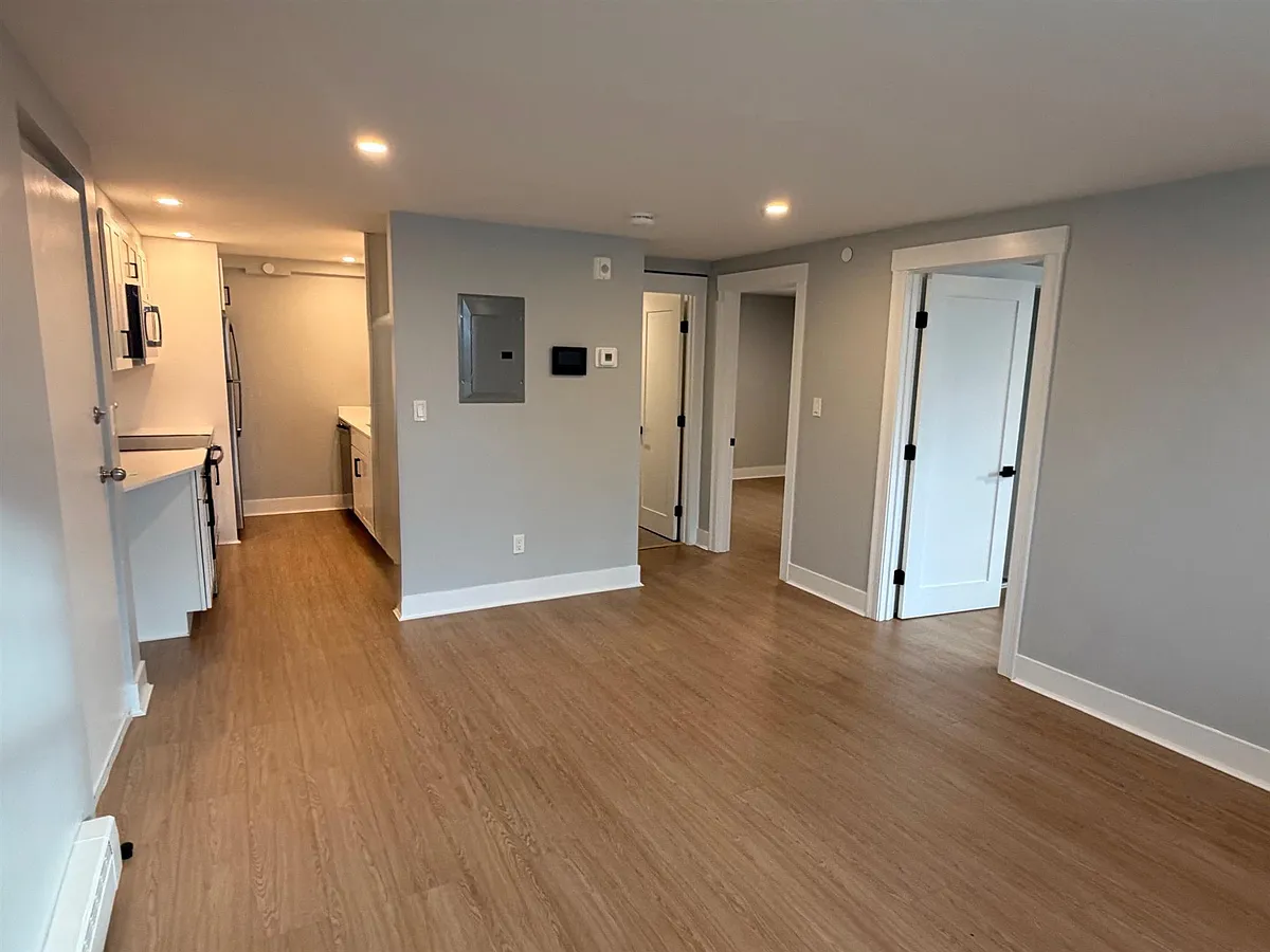 Building Photo - 132 Sherman St #7
