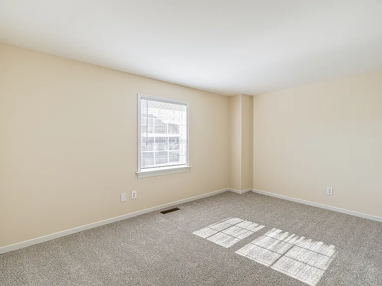 Meadowbrook Apartments — Photo 13