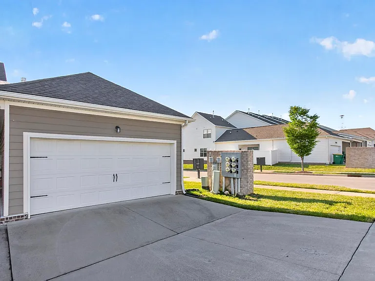 1525 White Tip Ln — Photo 37