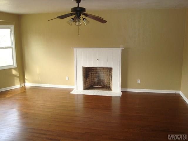2nd image of 1527 Hopkins Dr