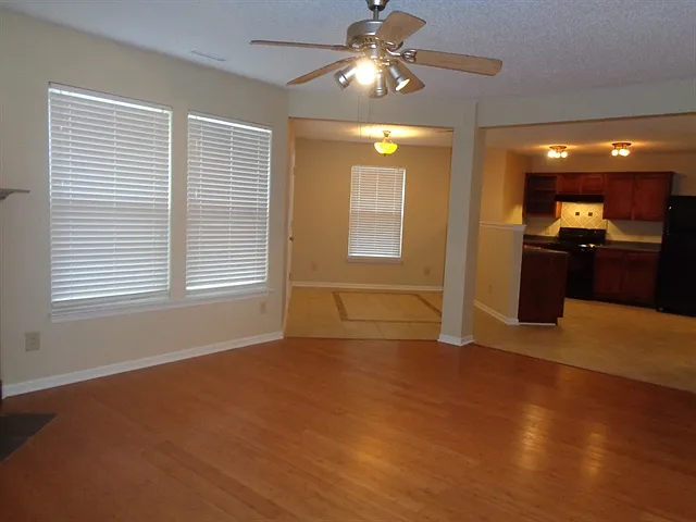 2136 Olympia Dr — Photo 7