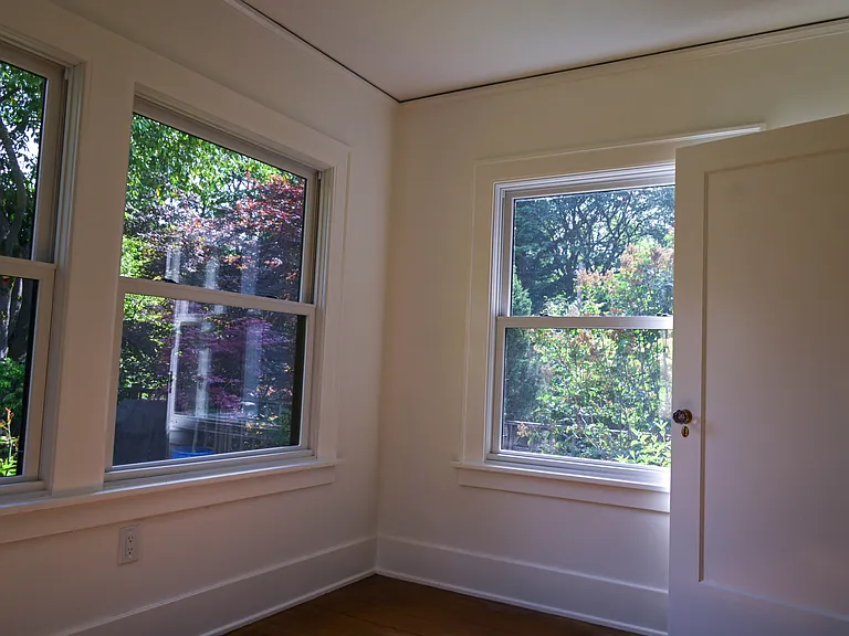 1921 E Lynn St — Photo 12