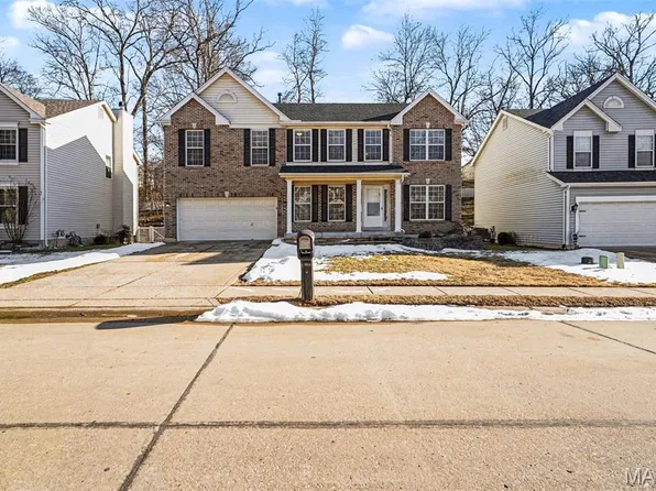 1156 Oak Hollow Dr, Imperial, MO 63052