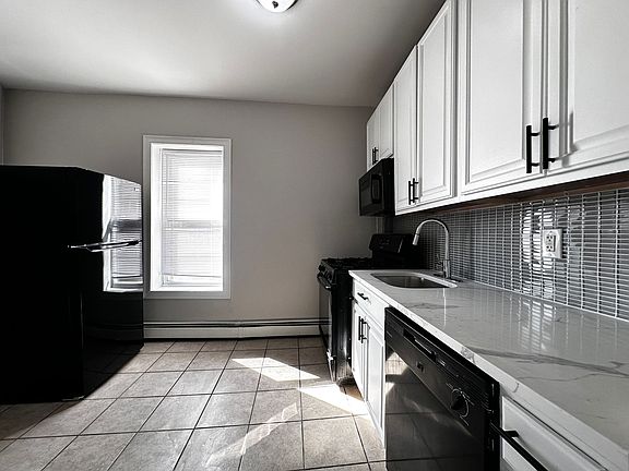 2nd image of 6 Tonnelle Ave #202