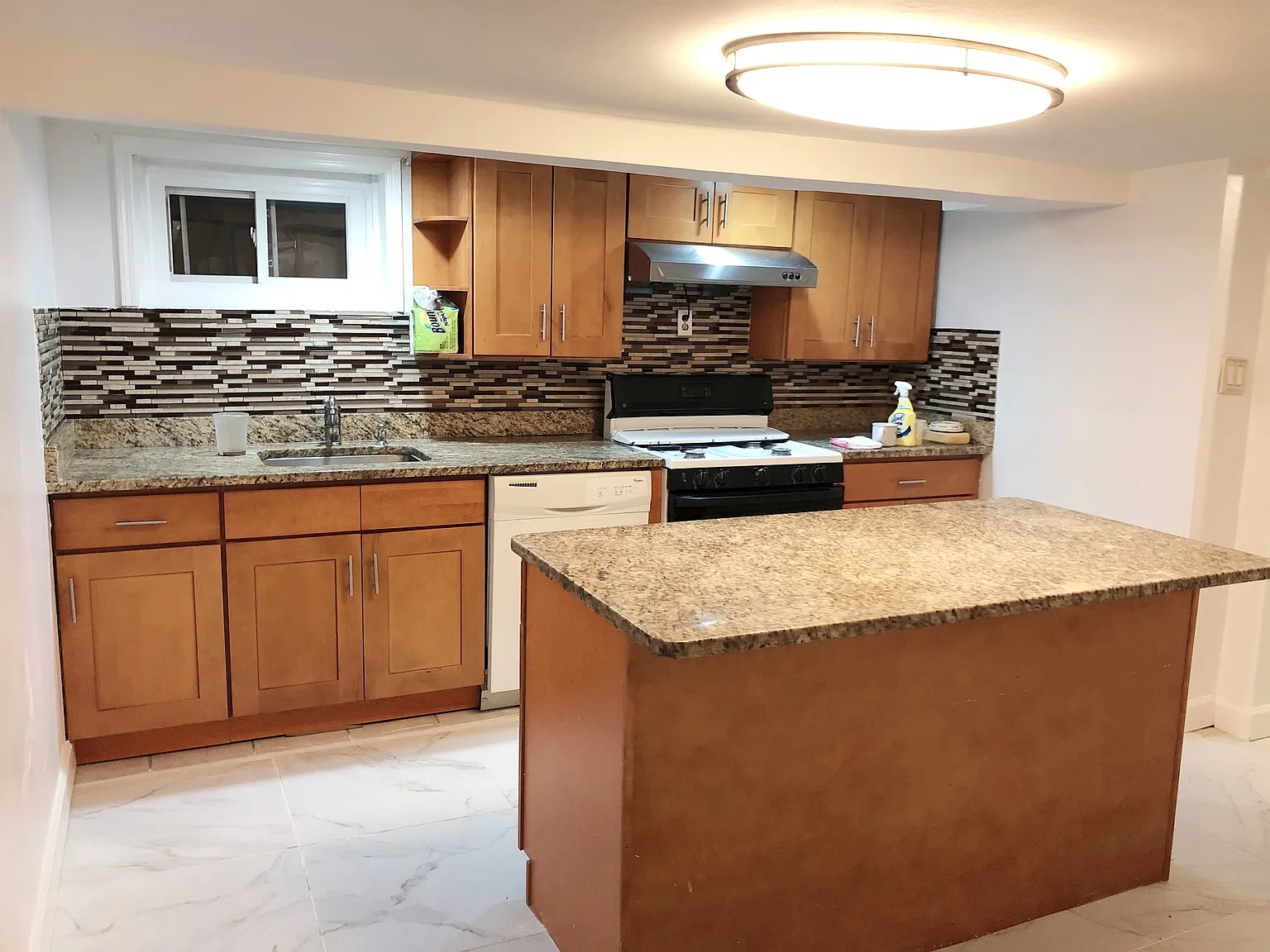 1 bed, 650 sqft, $1,600 — Photo 4