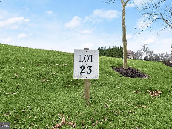 4th image of 15301 Leondina Dr
