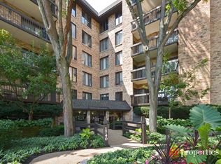 1740 Mission Hills Rd APT 305, Northbrook, IL 60062