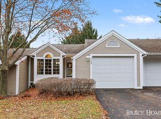 3369 Woodwind Dr NE, Grand Rapids, MI 49525