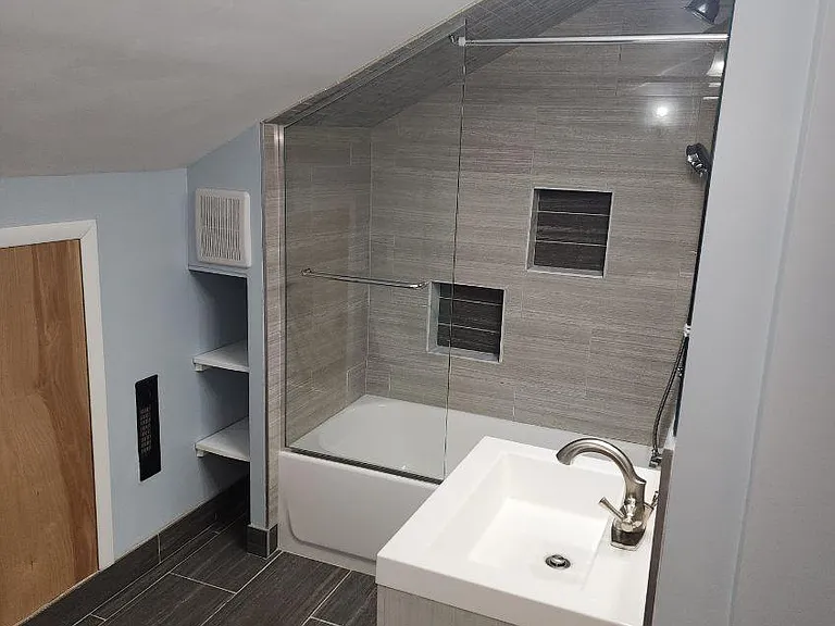 2nd floor bathroom