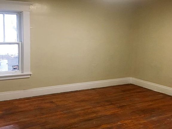 3rd image of 29 Hawthorne Ave