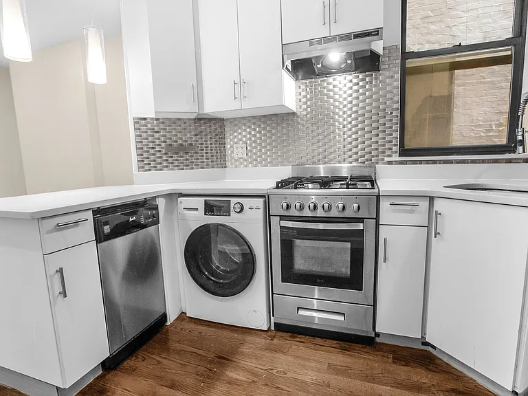 210 W 80th St #3RW — Photo 8