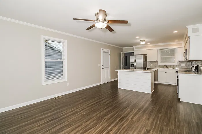 3 bed, 2.0 bath, 1030 sqft, $1,465 — Photo 3
