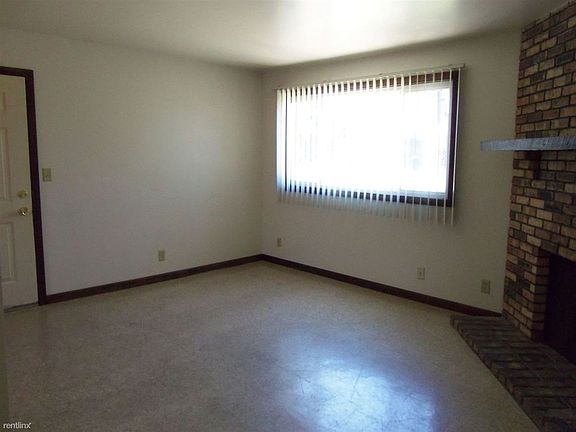 4th image of 2417 Vine St APT 3