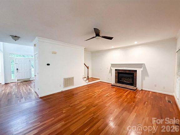 3rd image of 12341 Willingdon Rd