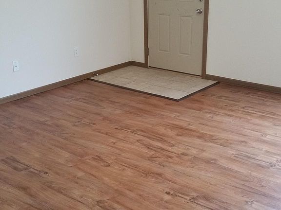 4th image of 504 Glenstone Dr