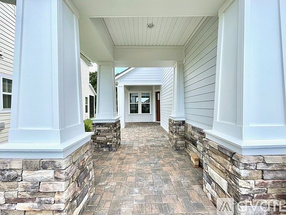2nd image of 434 Vista Lake Cir