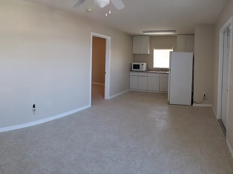 853 Caribbean Dr #5 — Photo 6