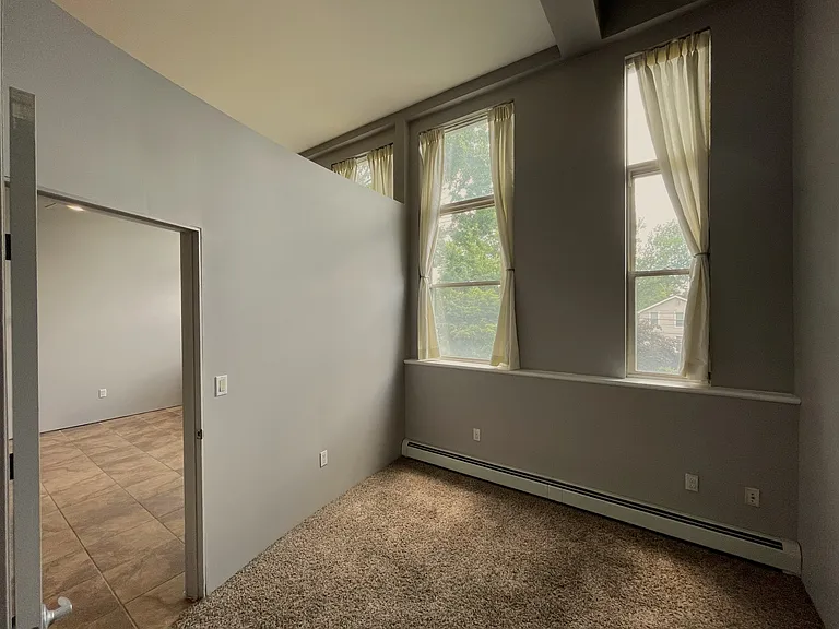 Secondary Bedroom/Office