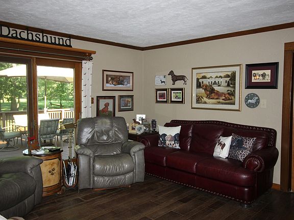 3rd image of 589 S Denney Dr