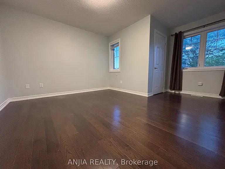 220 Hazelton Ave — Photo 9