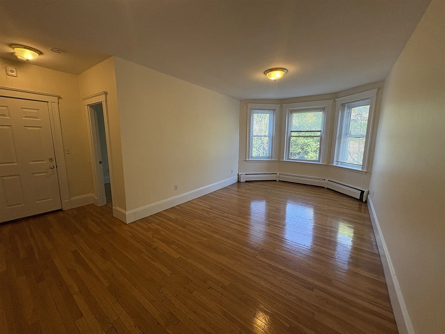 2 bed, 800 sqft, $2,800 — Photo 1