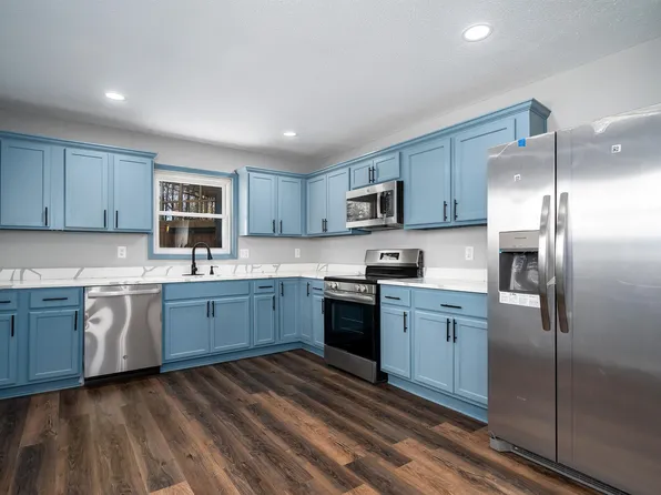 9253 Summit Dr, Birmingham, AL 35235