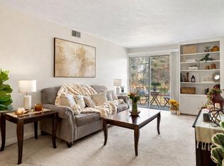 176 Maple Ave APT 1-24, Rutland, MA 01543