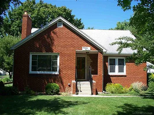 1900 Clinton Ave photo 1
