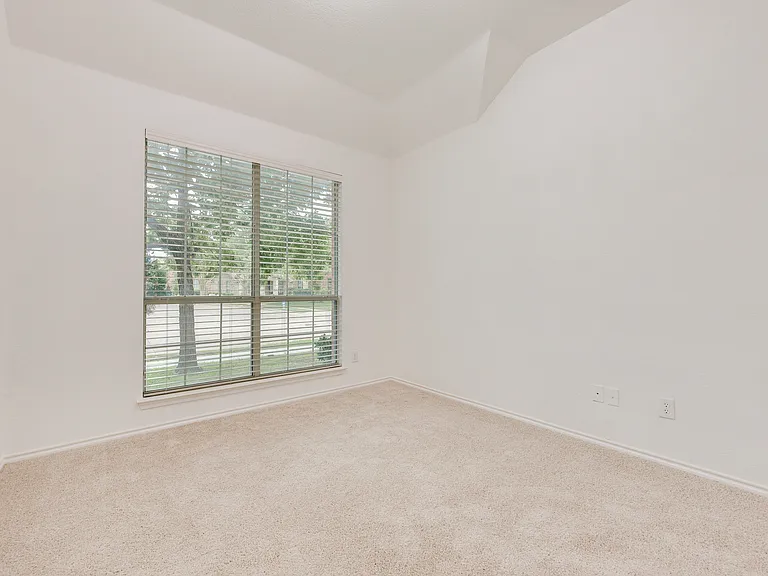 608 Regency Trl — Photo 21