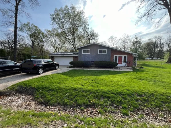 3N539 Woodland Ave, West Chicago, IL 60185