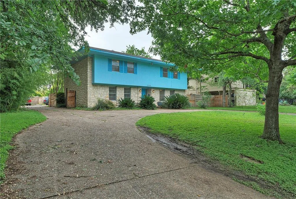 4 bed, 2.5 bath, 2161 sqft, $3,500 — Photo 1