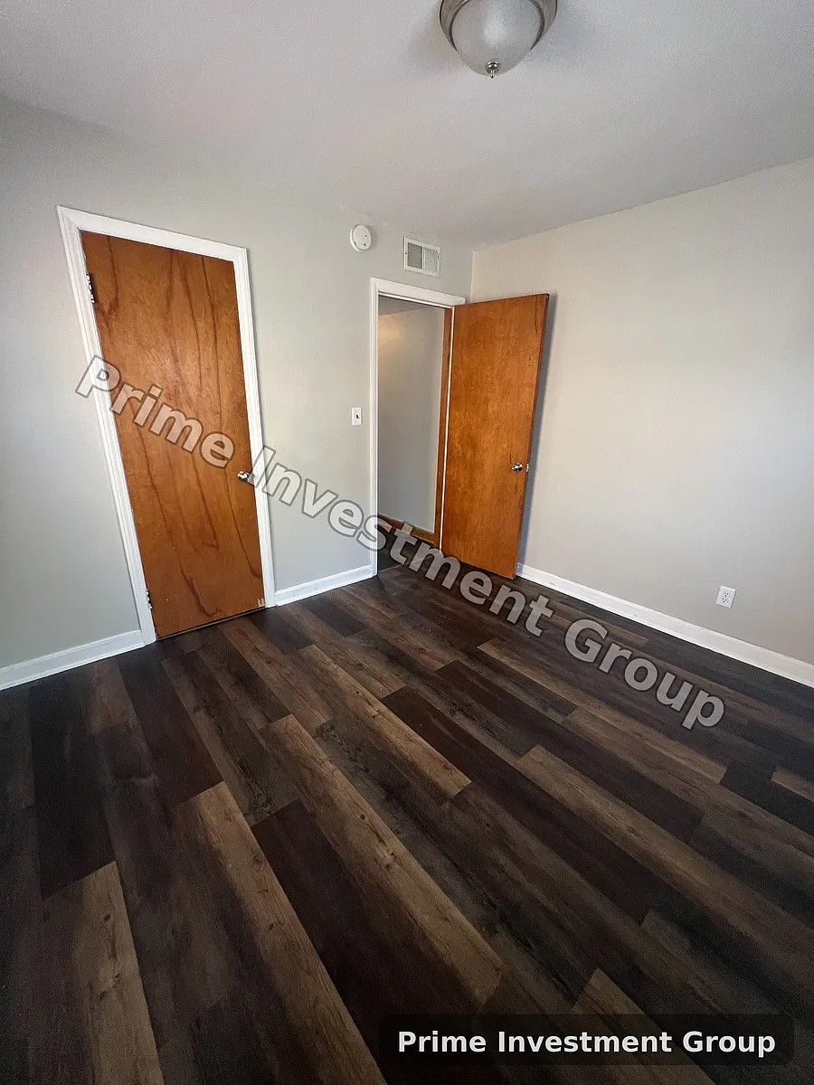 Building Photo - 4545 N Teutonia Ave #2