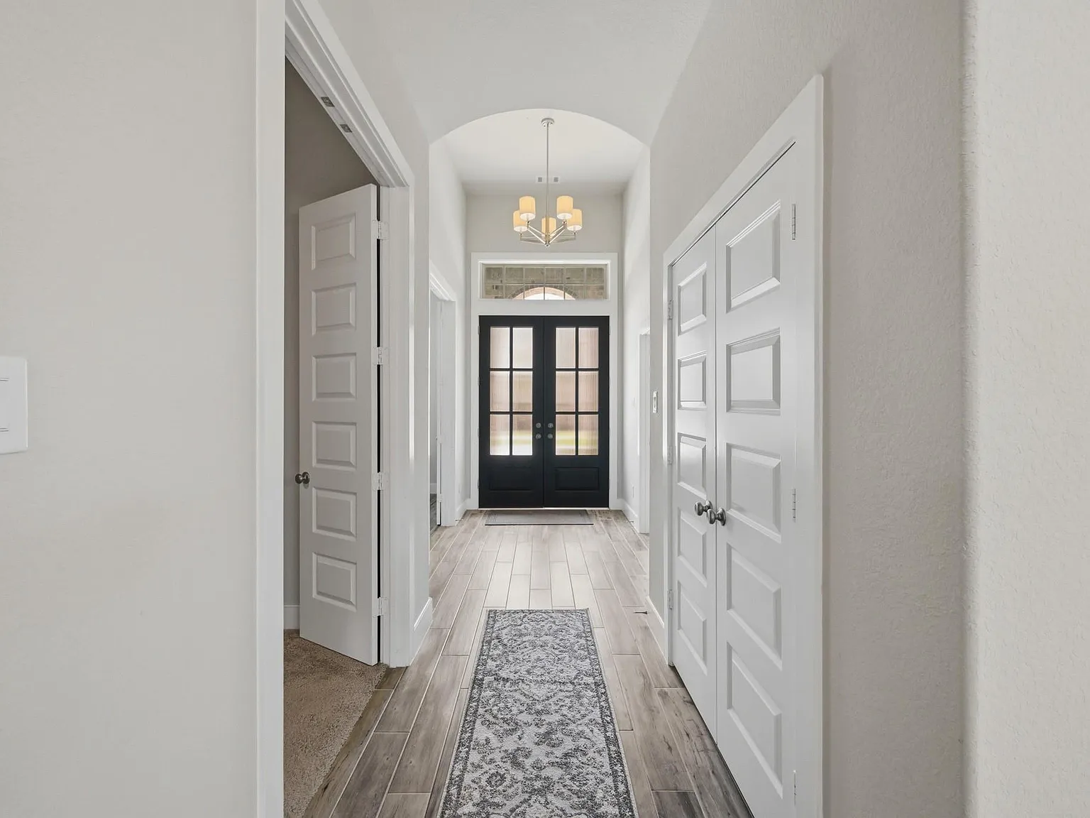 4 bed, 3.0 bath, 3134 sqft, $3,400 — Photo 3