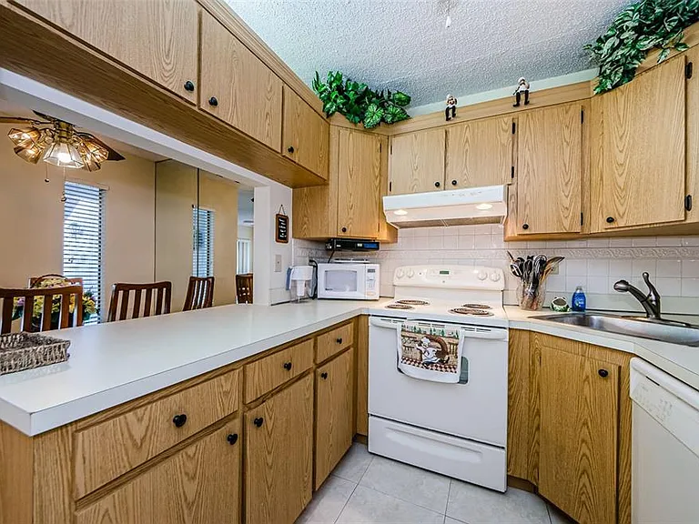 1151 Pine Ridge Cir W #F1 — Photo 16