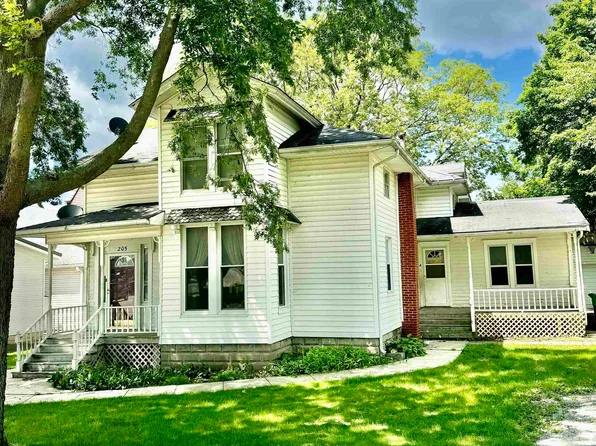 205 3rd Ave NE, Independence, IA 50644