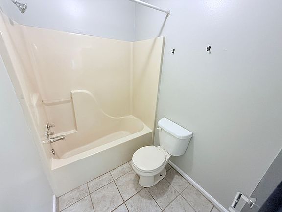 4th image of 1001 Creekside Pl