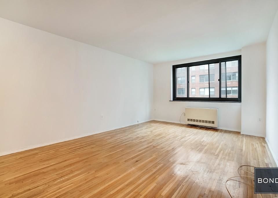 1st image of 207 E 27th St #D2