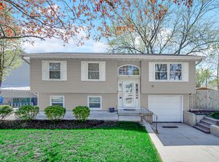 11 Shell Ct, Oswego, IL 60543