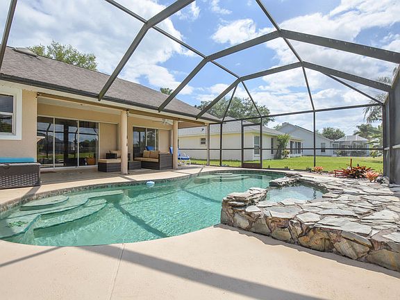 3rd image of 3052 Pineda Crossing Dr