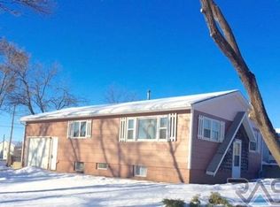 1121 S Van Eps Ave, Sioux Falls, SD 57105