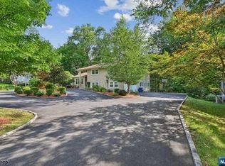 6 Langtree Dr, Livingston, NJ 07039