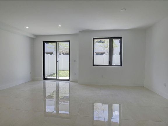 5th image of 4140 N Oak Place
