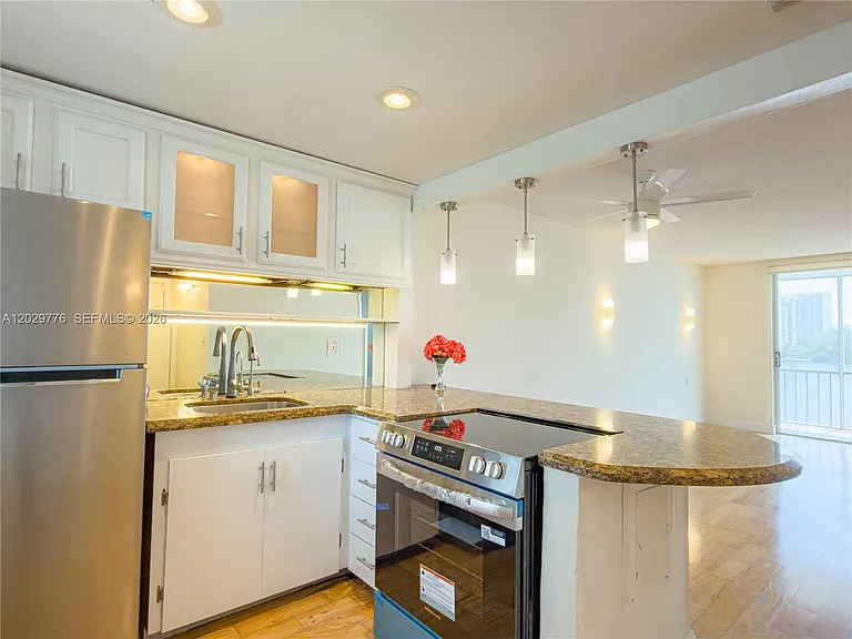 2861 Leonard Dr #F503 — Photo 4