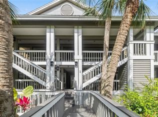 664 Wiggins Bay Dr, Naples, FL 34110