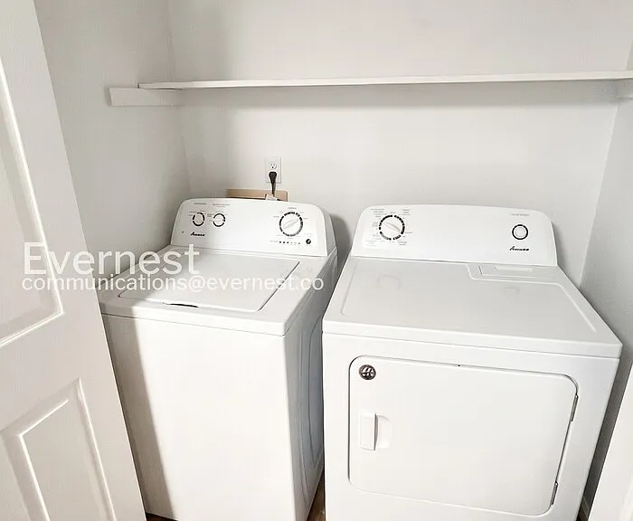 2163 Cheshire Dr — Photo 12