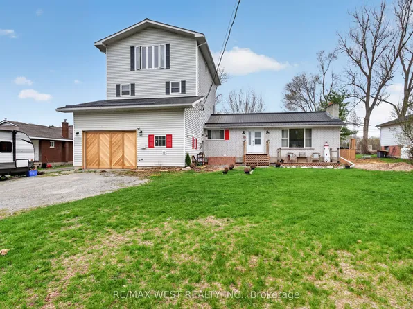 5571 Perth Road Cres, South Frontenac, ON K0H 2L0