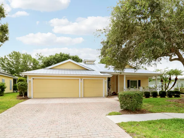 654 NE Little Kayak Pt, Port St Lucie, FL 34983