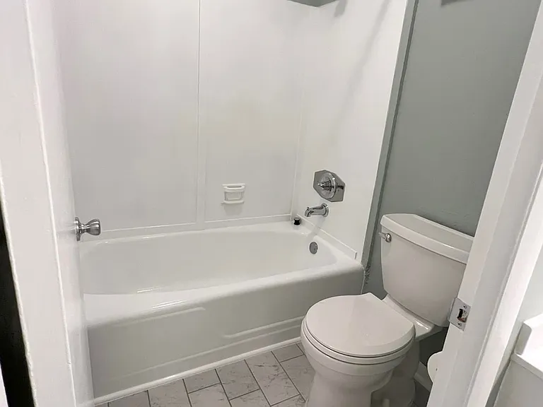 750 Northern Ave #4 — Photo 5