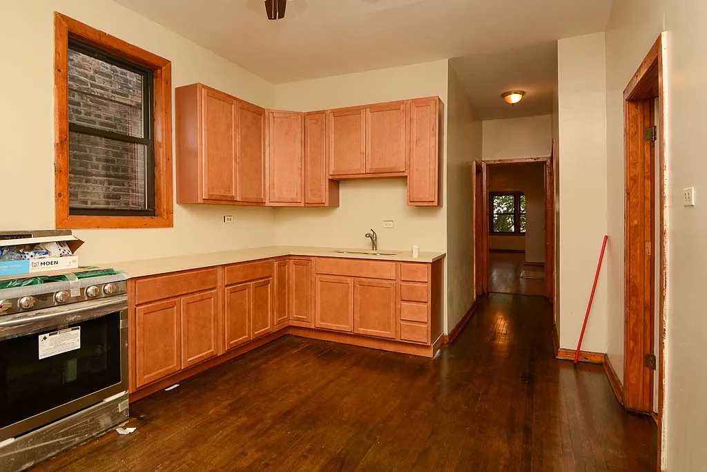 Appealing 3 Bed, 1 Bath at Milwaukee + Diversey (Logan Square) — Photo 3