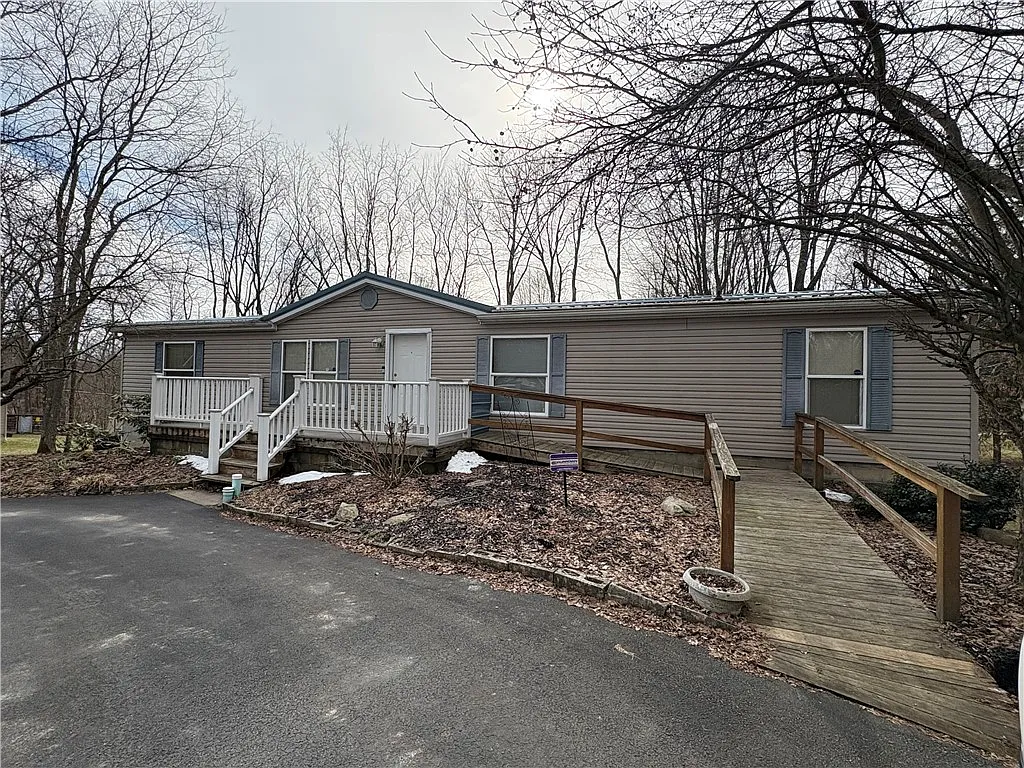 3078 N 1st St photo 1